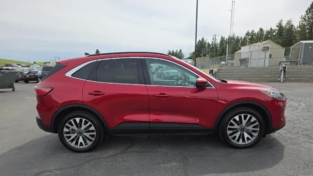 2022 Ford Escape Hybrid Titanium