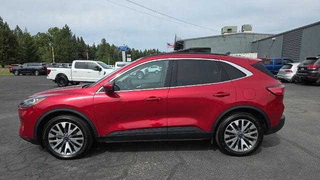 2022 Ford Escape Hybrid Titanium