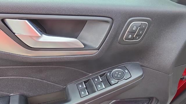 2022 Ford Escape Hybrid Titanium