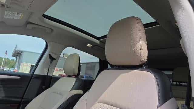 2022 Ford Escape Hybrid Titanium