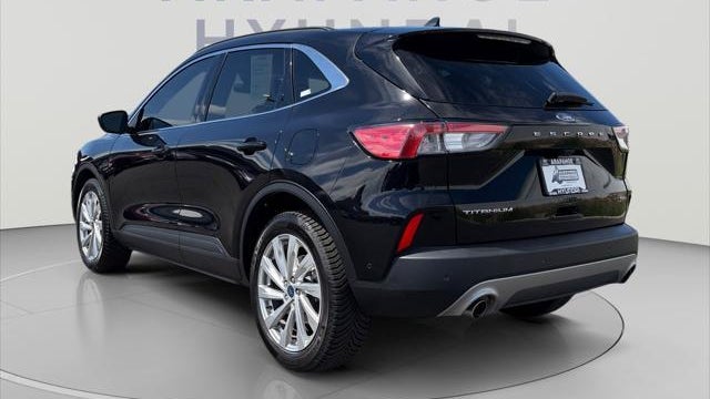 2022 Ford Escape Hybrid Titanium