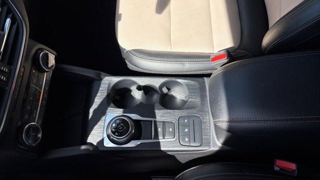 2022 Ford Escape Hybrid Titanium