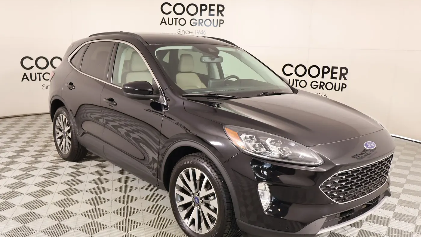 Preowned 2022 Ford Escape Hybrid Titanium for Sale