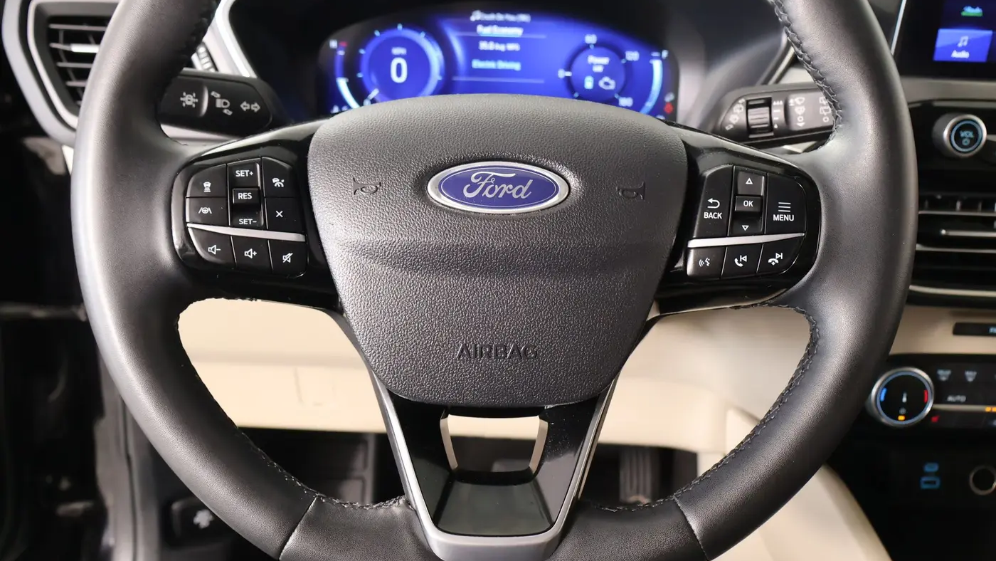 2022 Ford Escape Hybrid Titanium