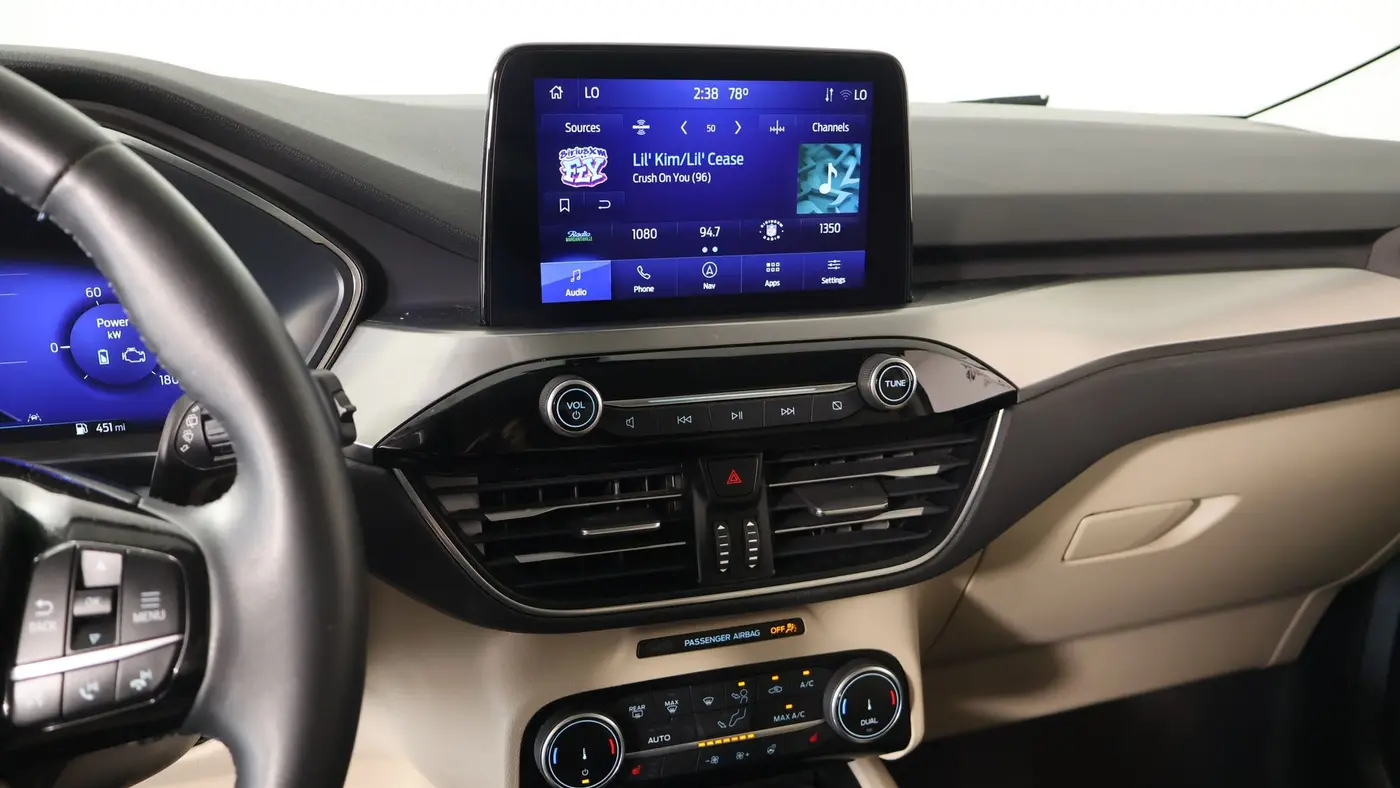 2022 Ford Escape Hybrid Titanium