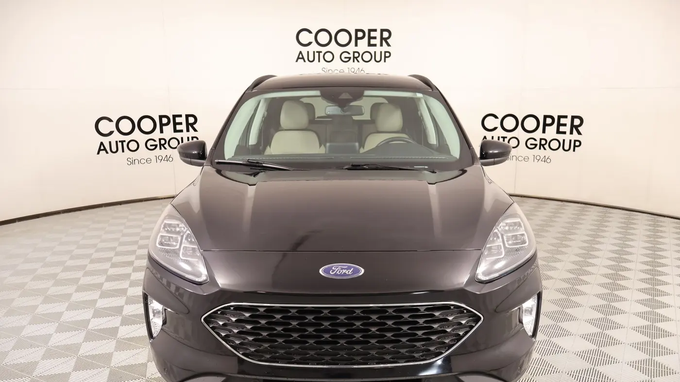 2022 Ford Escape Hybrid Titanium