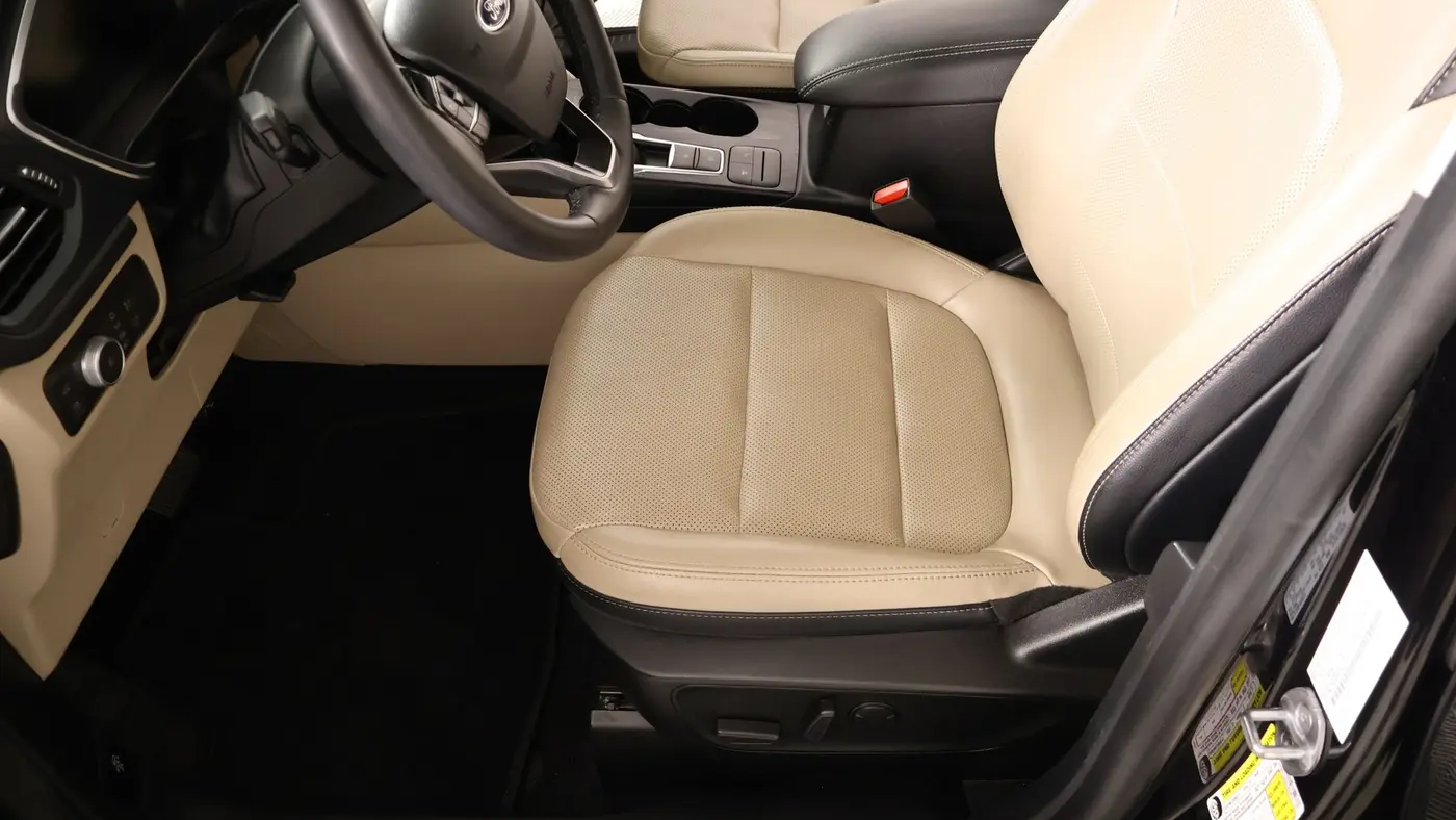 2022 Ford Escape Hybrid Titanium