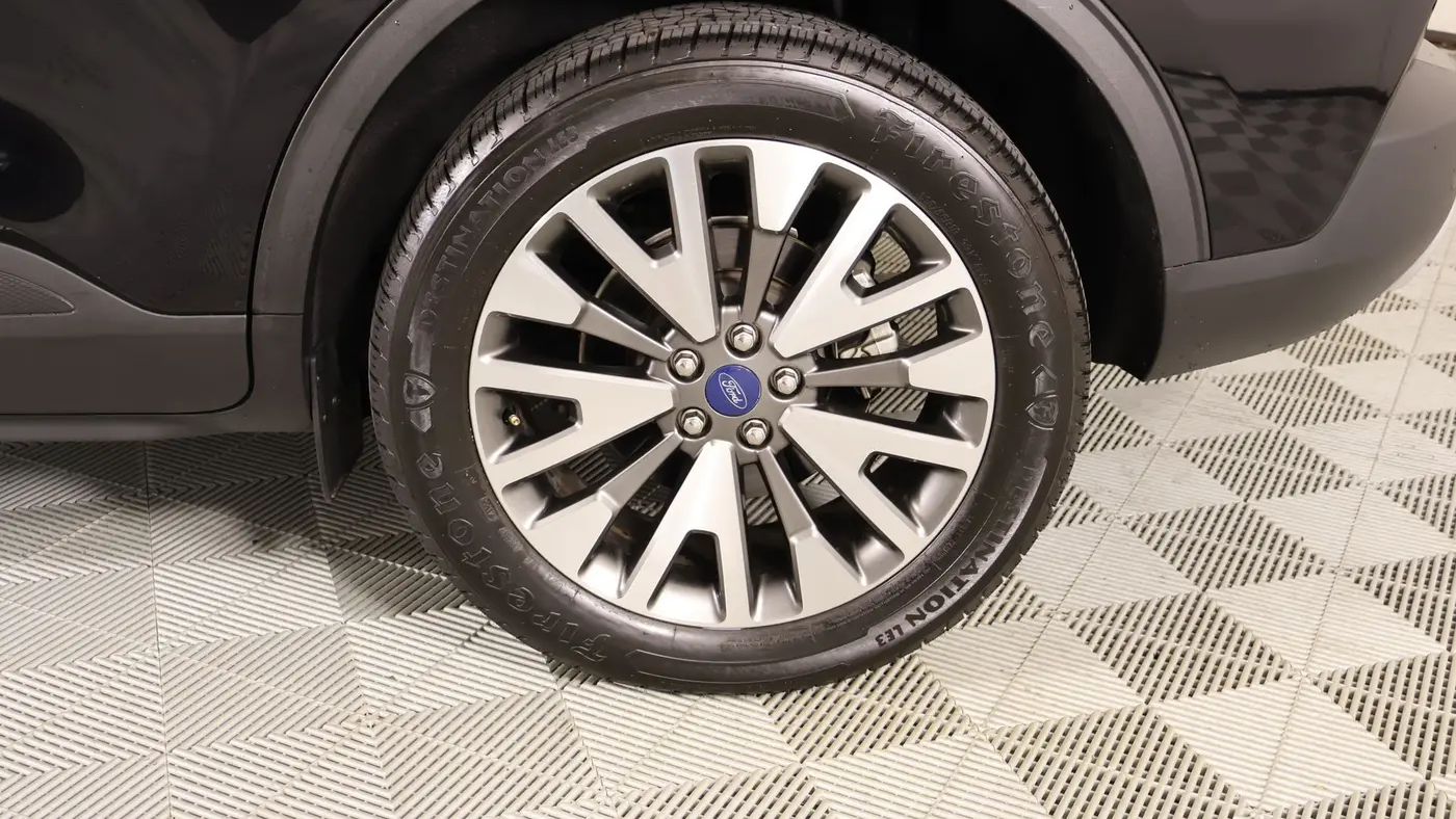 2022 Ford Escape Hybrid Titanium