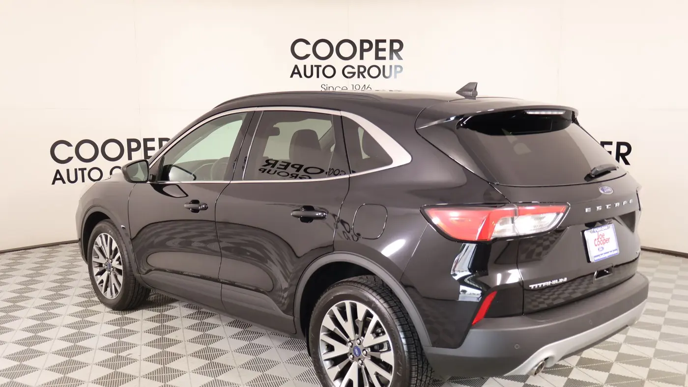 2022 Ford Escape Hybrid Titanium