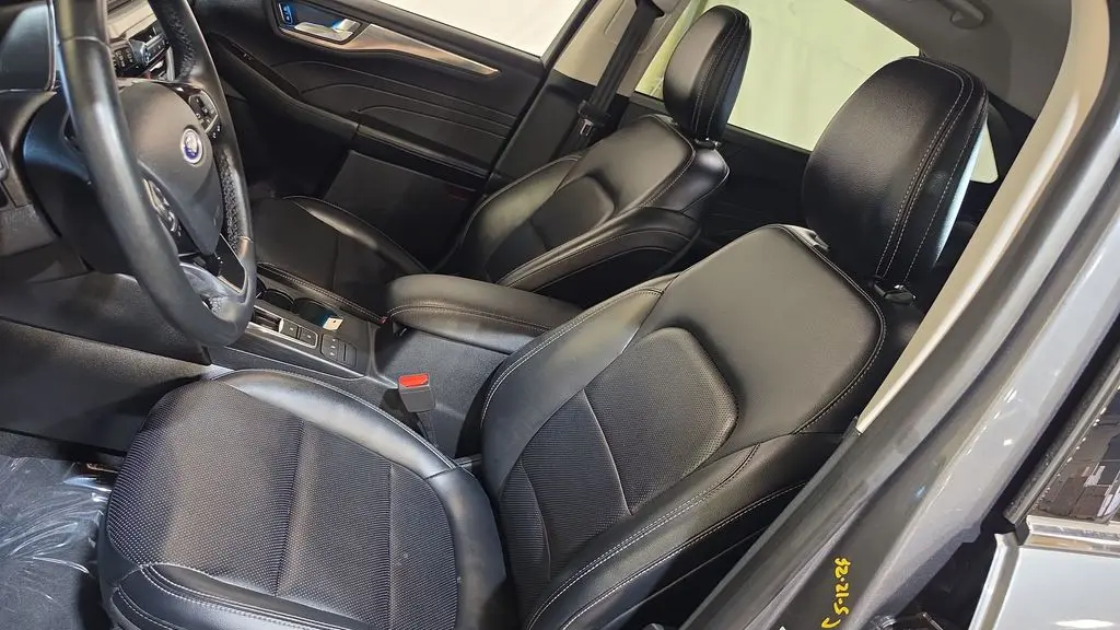2021 Ford Escape Hybrid Titanium