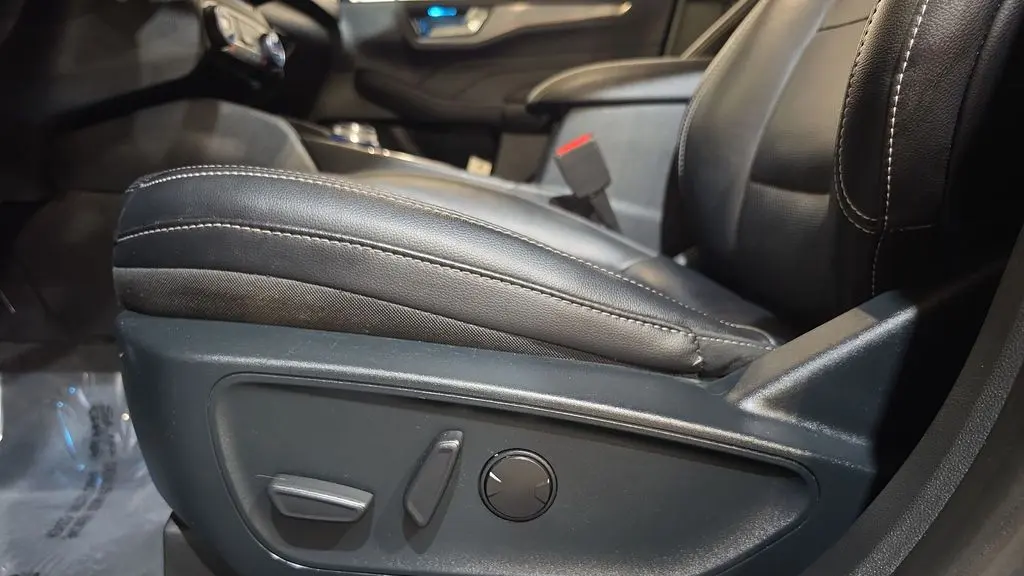 2021 Ford Escape Hybrid Titanium