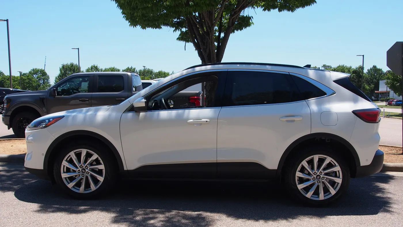 2022 Ford Escape Hybrid Titanium
