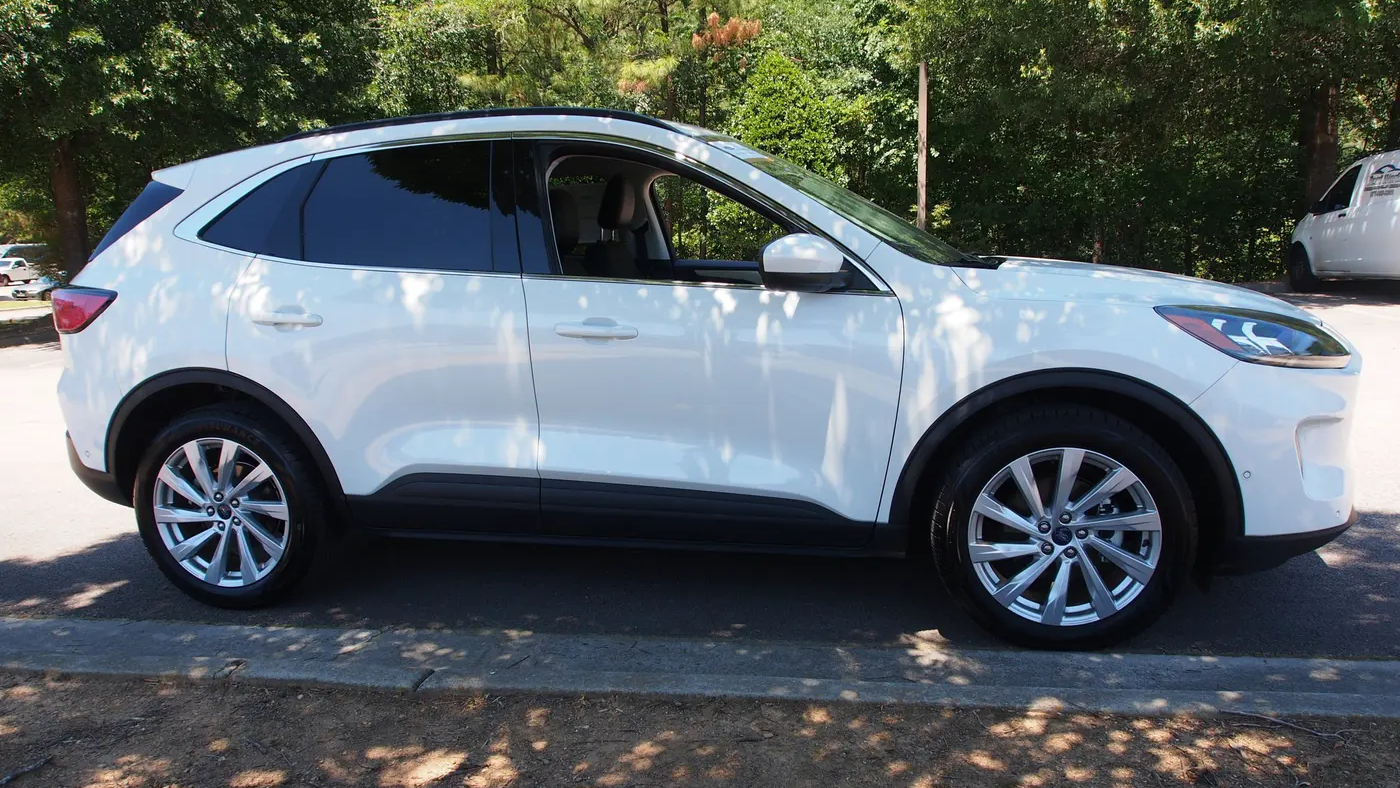 2022 Ford Escape Hybrid Titanium