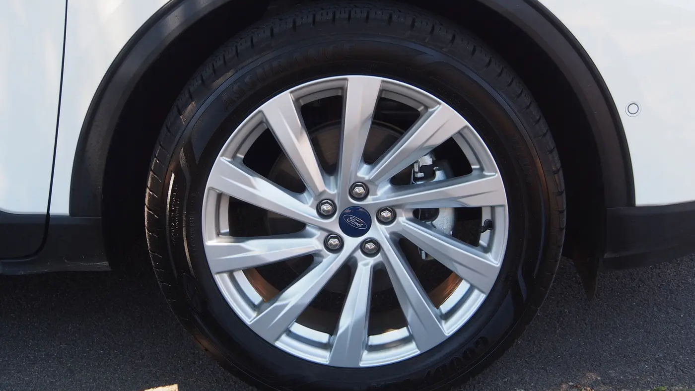 2022 Ford Escape Hybrid Titanium