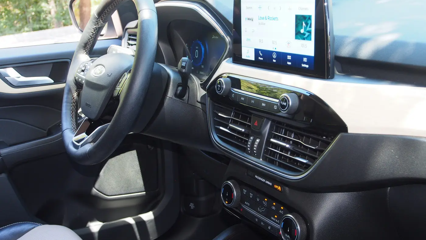 2022 Ford Escape Hybrid Titanium