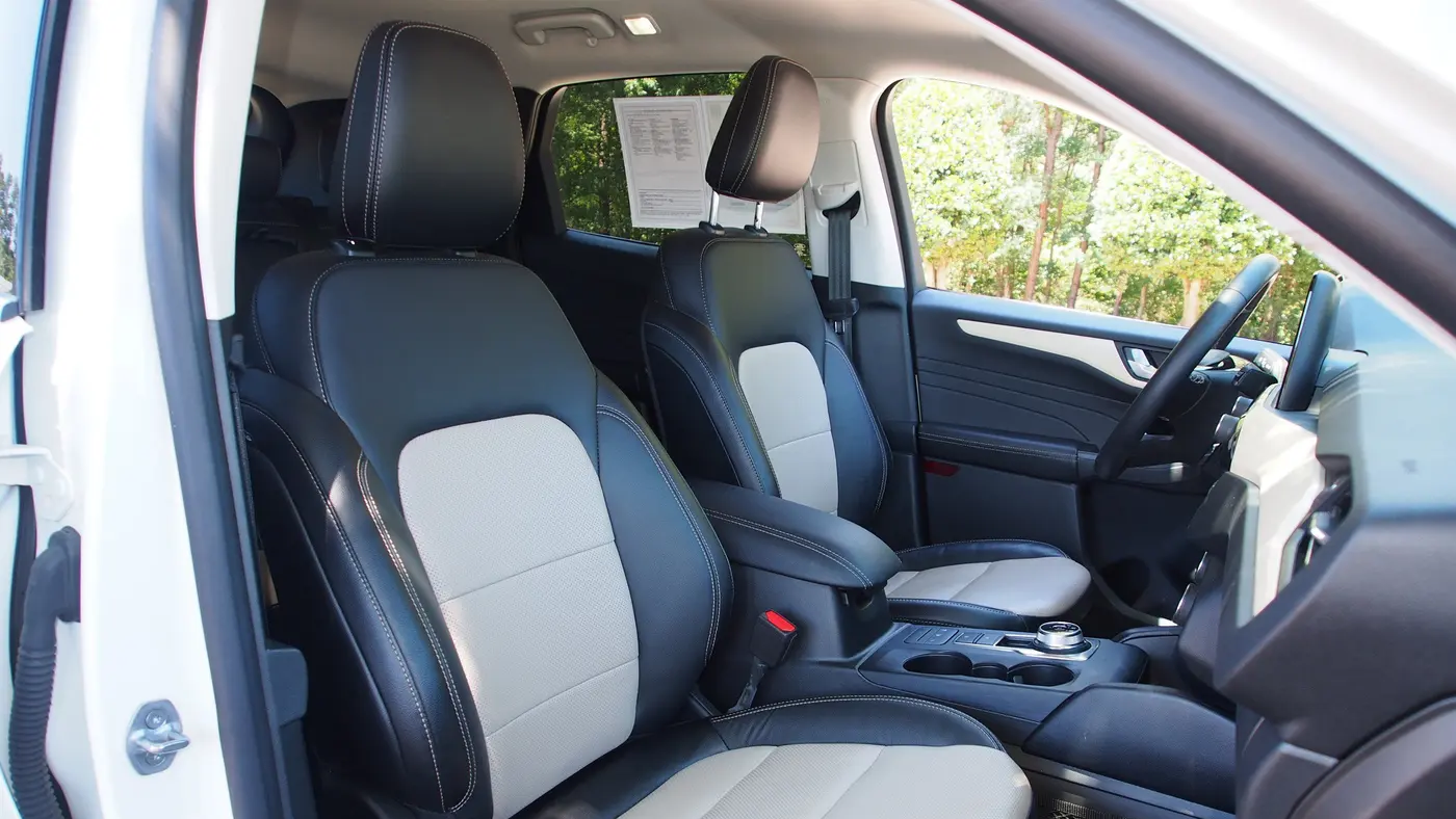 2022 Ford Escape Hybrid Titanium