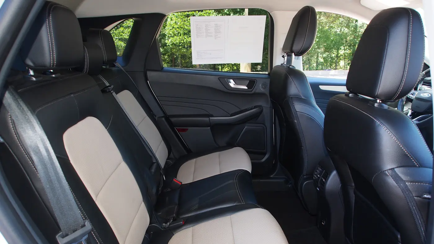 2022 Ford Escape Hybrid Titanium
