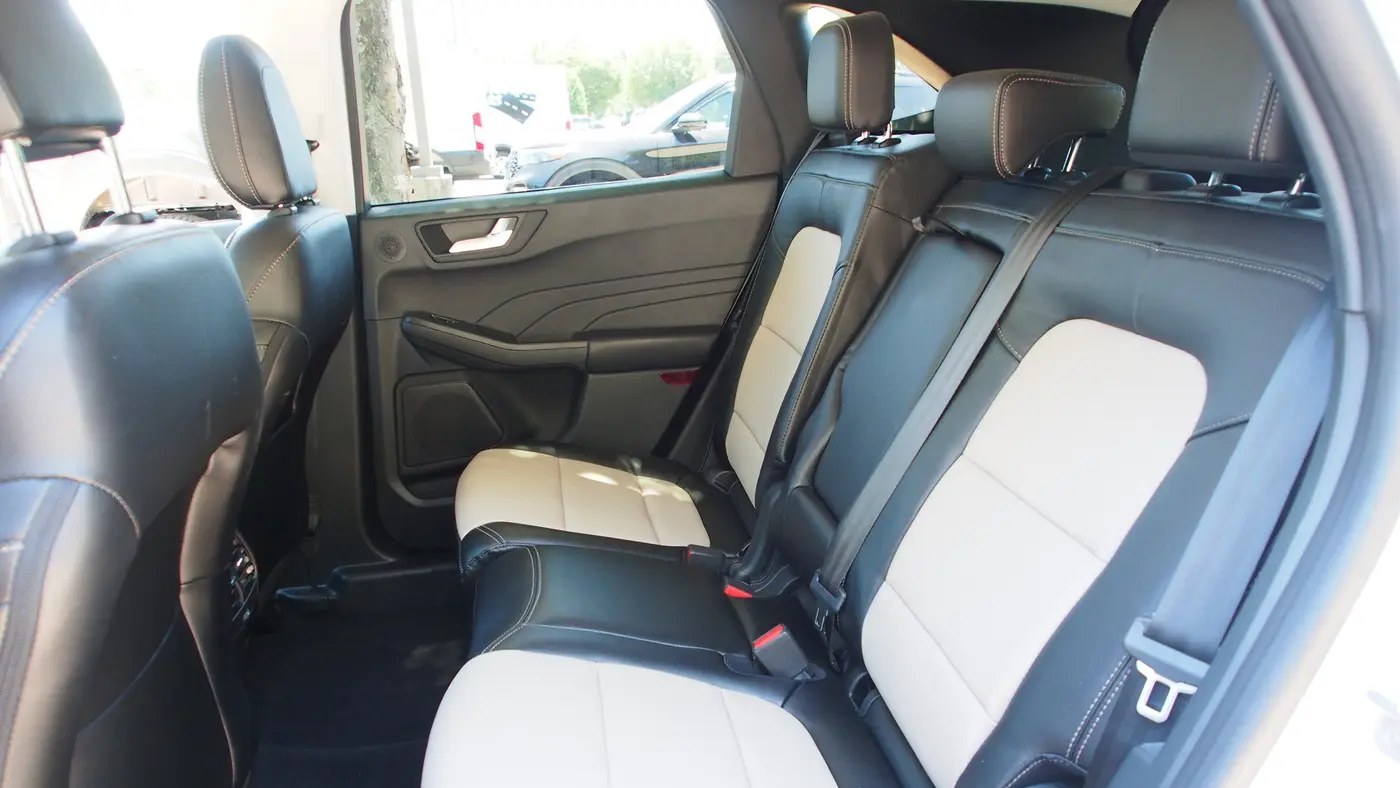 2022 Ford Escape Hybrid Titanium
