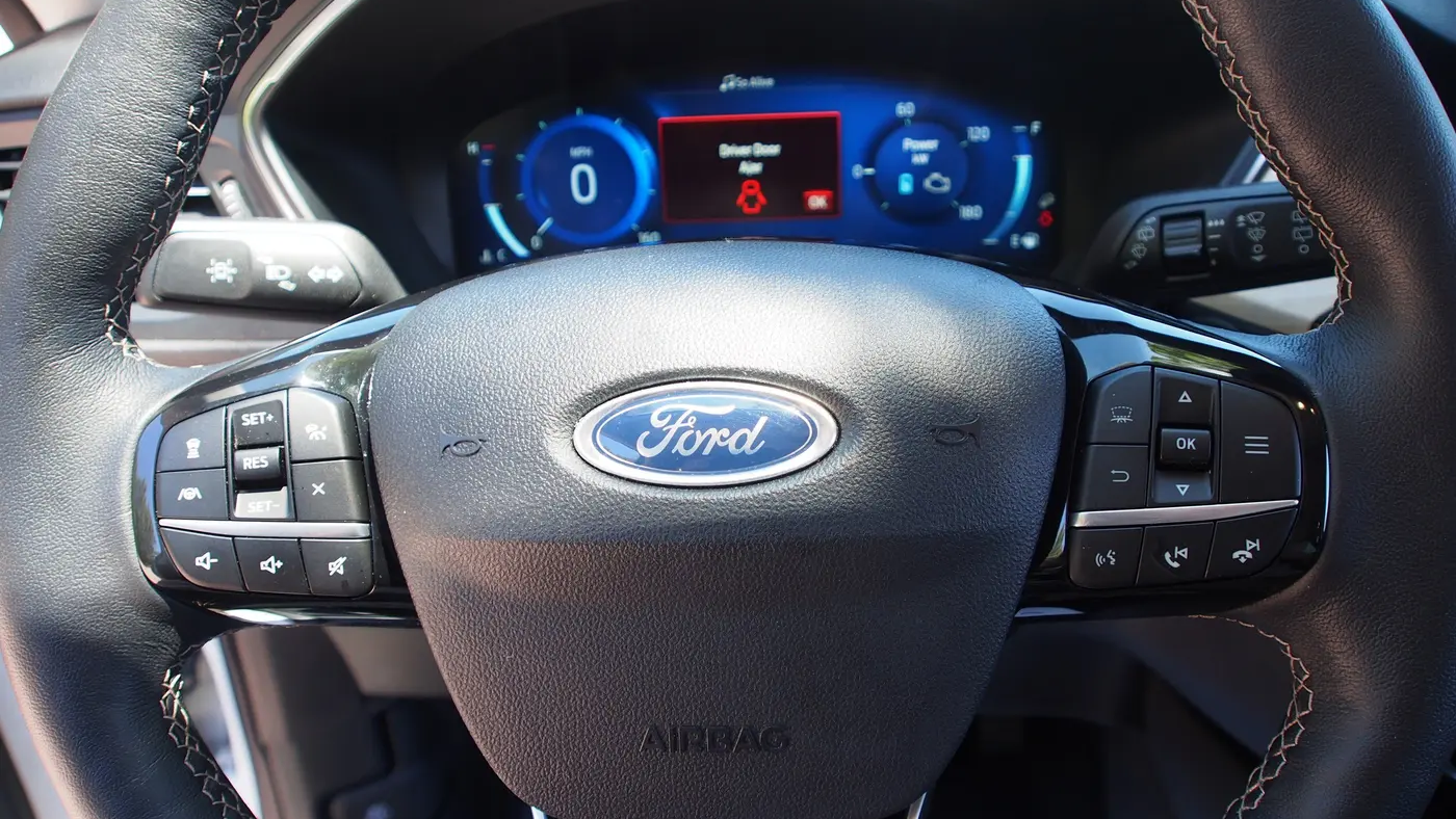 2022 Ford Escape Hybrid Titanium