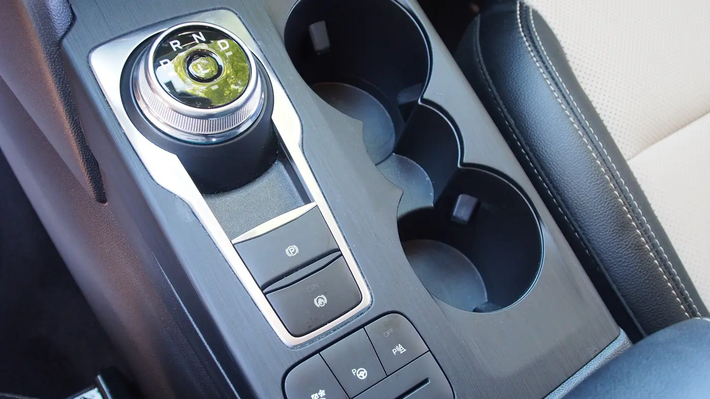 2022 Ford Escape Hybrid Titanium