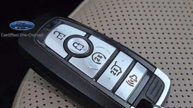 2022 Ford Escape Hybrid Titanium