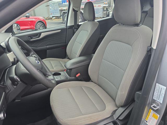 2022 Ford Escape - $29,025