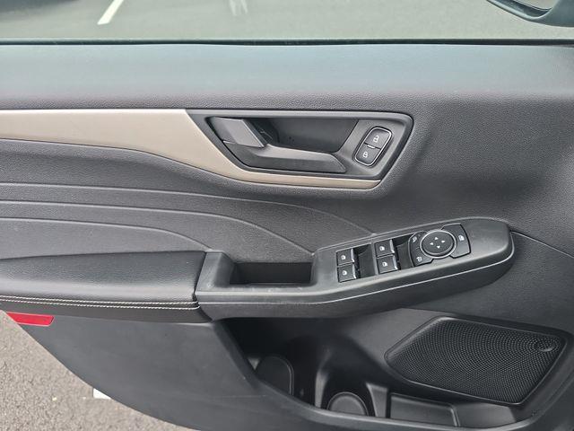 2022 Ford Escape - $29,025