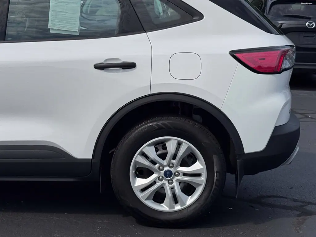 2022 Ford Escape - $18,569