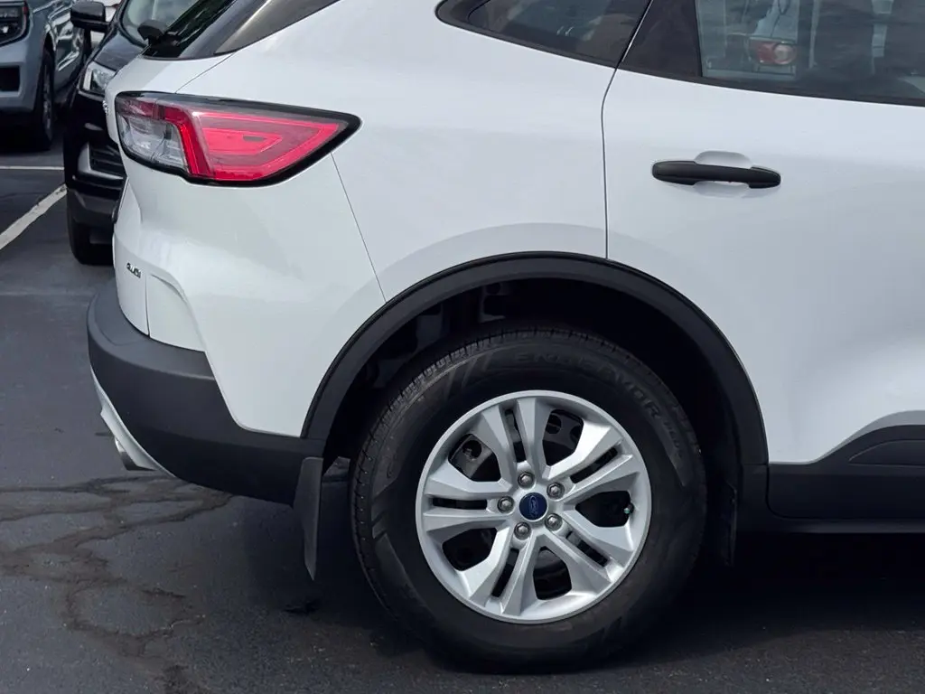 2022 Ford Escape - $18,569
