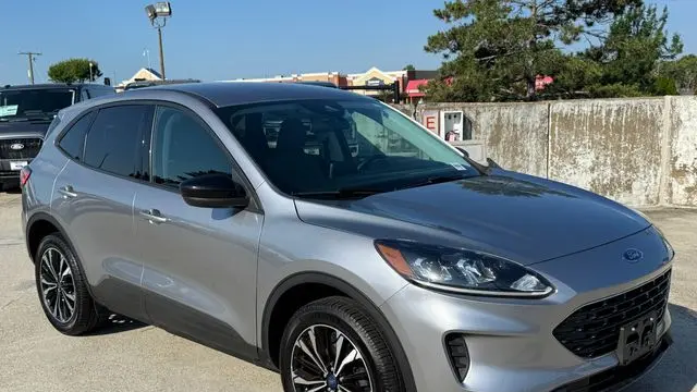 2021 Ford Escape SE