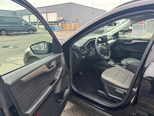 2022 Ford Escape - $20,625