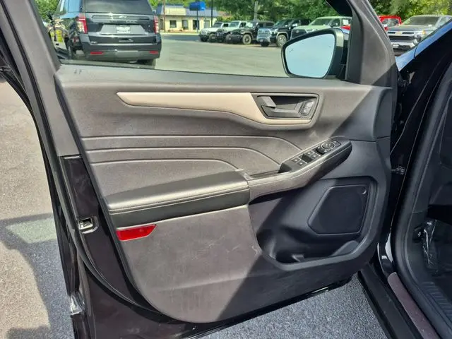 2022 Ford Escape - $19,900