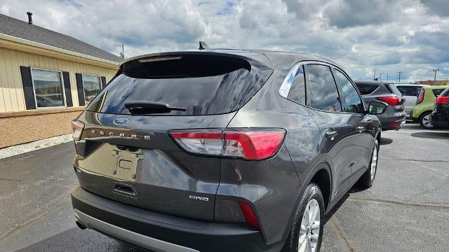 2020 Ford Escape SE