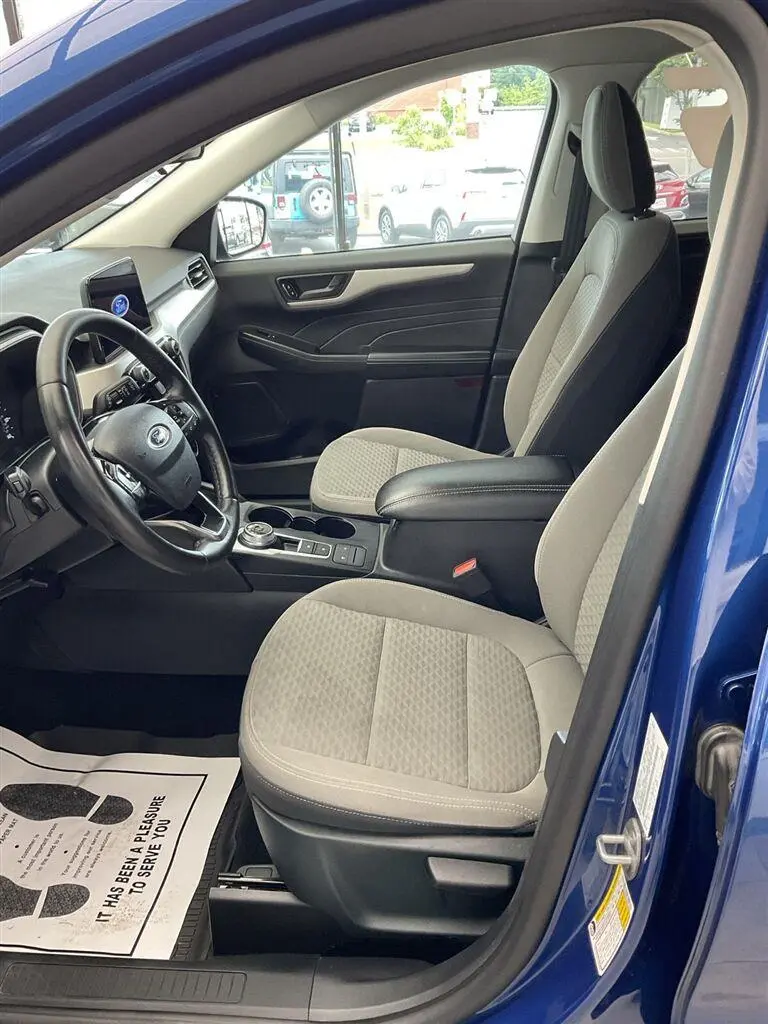 2022 Ford Escape - $19,495