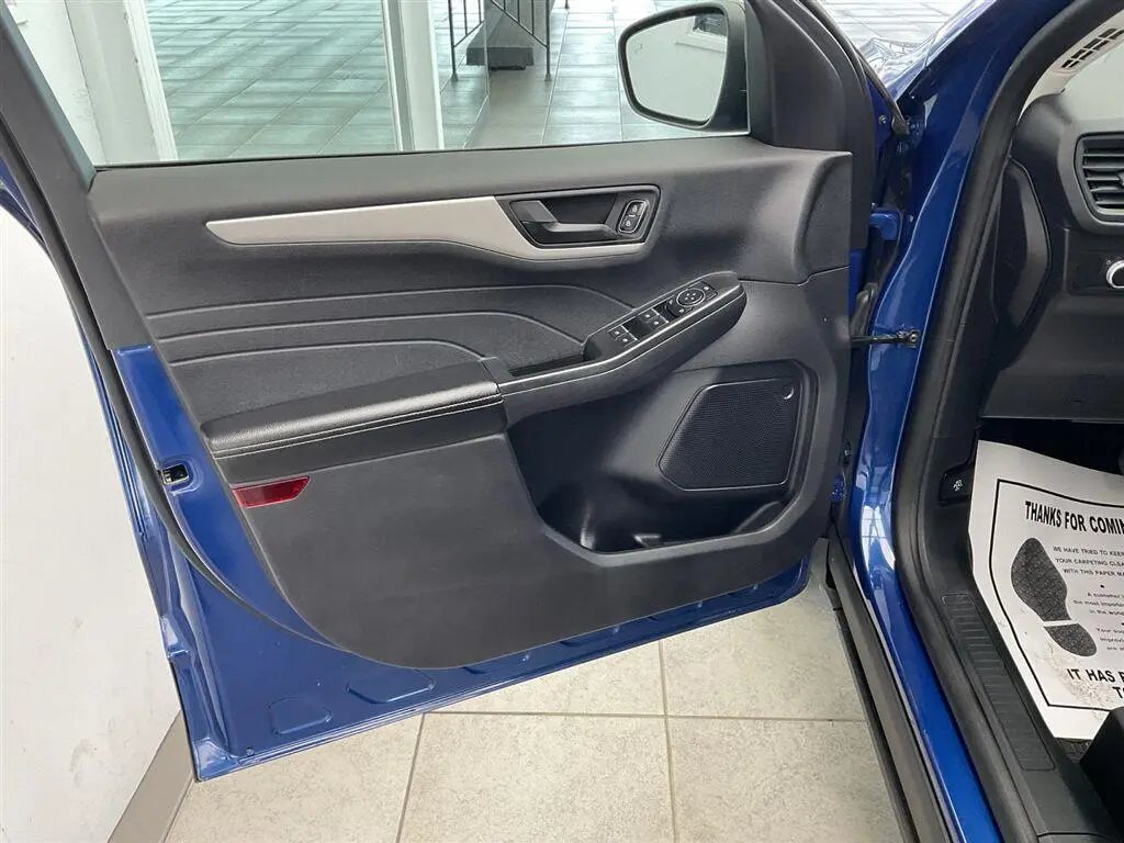 2022 Ford Escape - $19,495