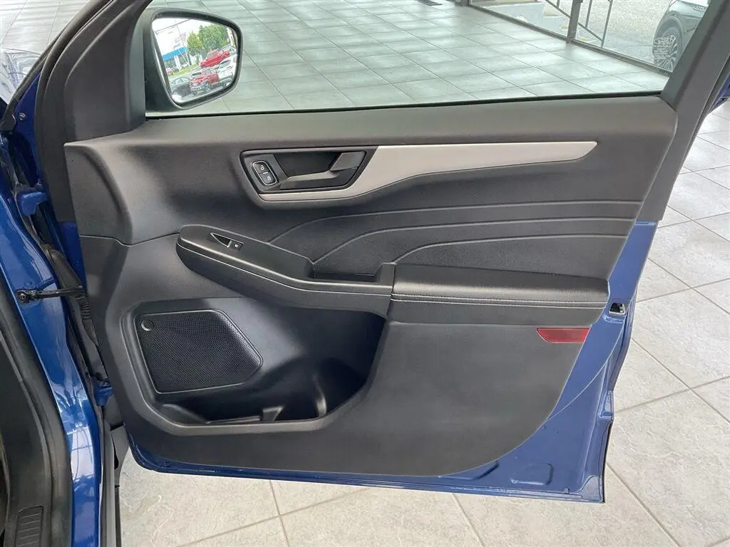 2022 Ford Escape - $19,495