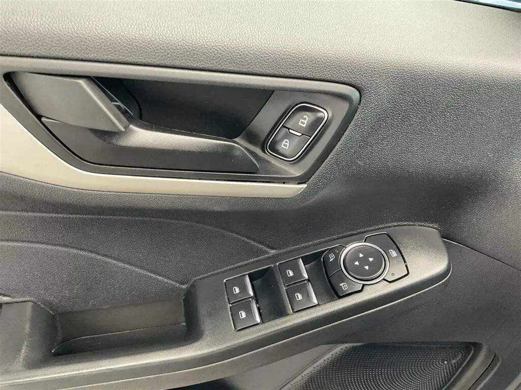 2022 Ford Escape - $19,495
