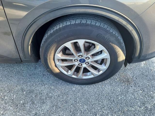 2022 Ford Escape SE — photo 1 of 6