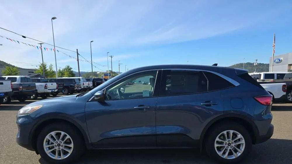 2020 Ford Escape SE