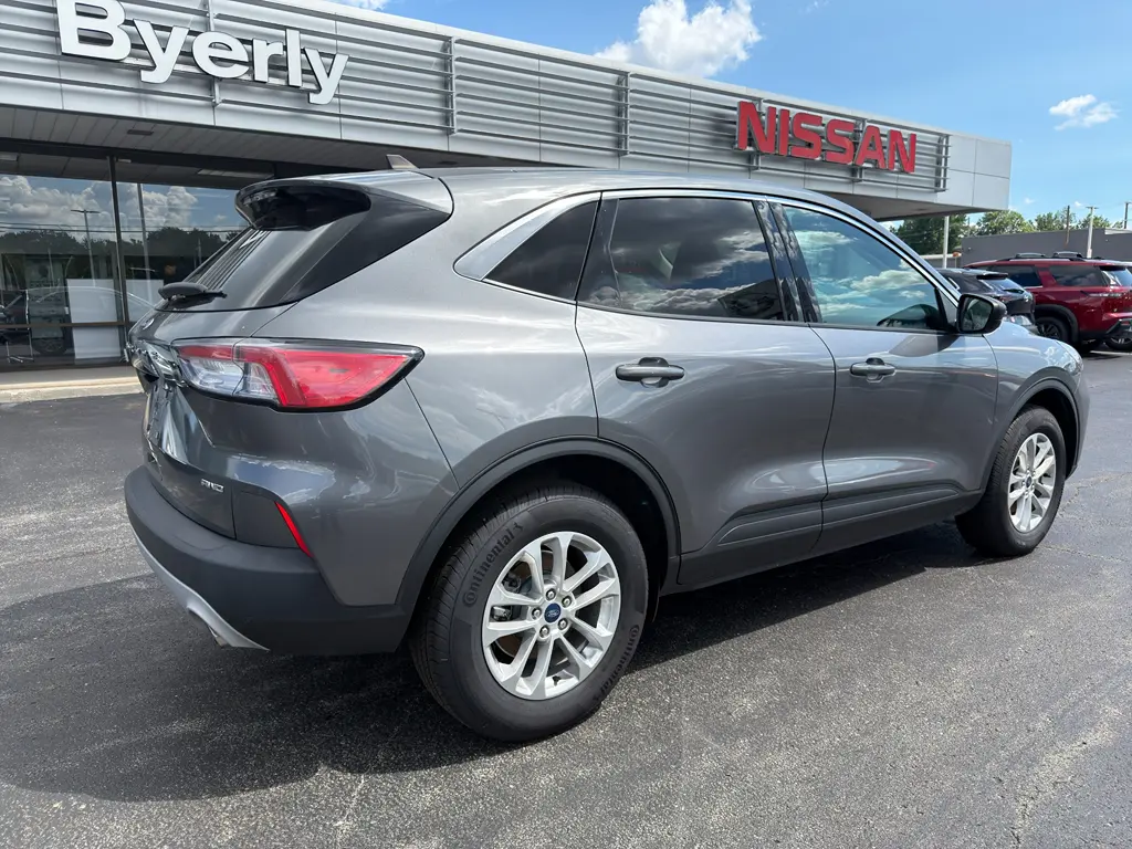 2022 Ford Escape - $18,995