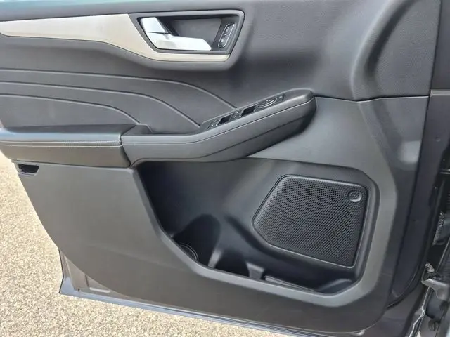 2021 Ford Escape - $13,000