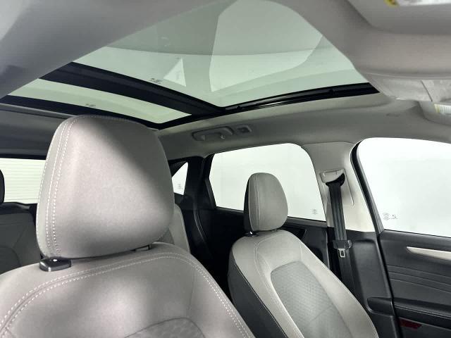2022 Ford Escape - $22,884