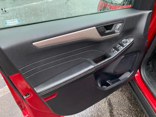 2022 Ford Escape - $21,975