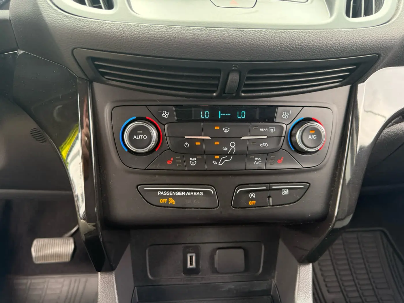 2017 Ford Escape - $9,900