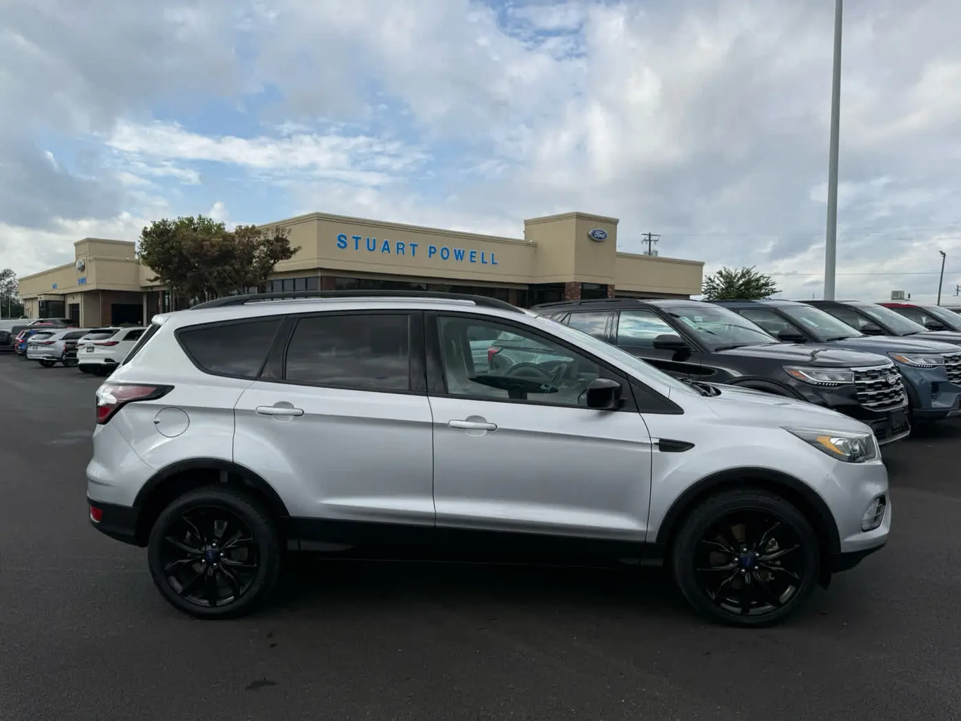 2017 Ford Escape - $9,900