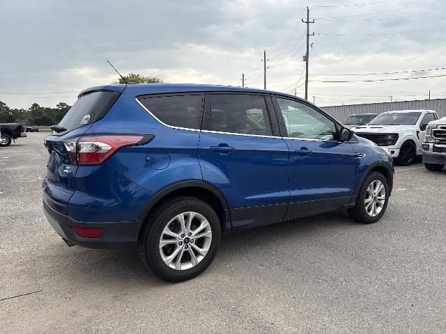 2017 Ford Escape SE — photo 1 of 8