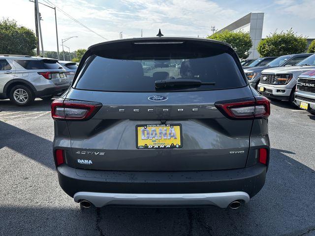 2023 Ford Escape - $23,700