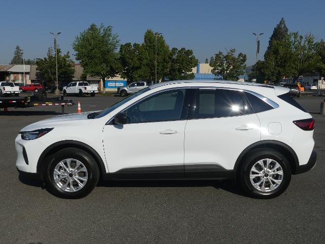 2024 Ford Escape Active — photo 1 of 12