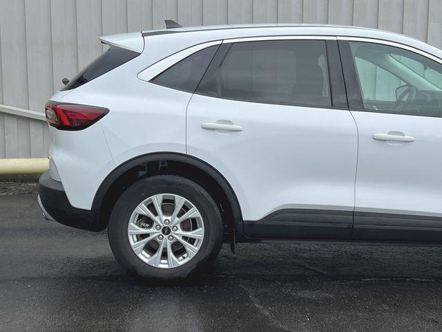 2023 Ford Escape - $22,570