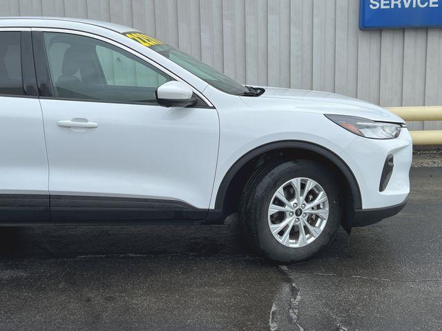 2023 Ford Escape - $22,570